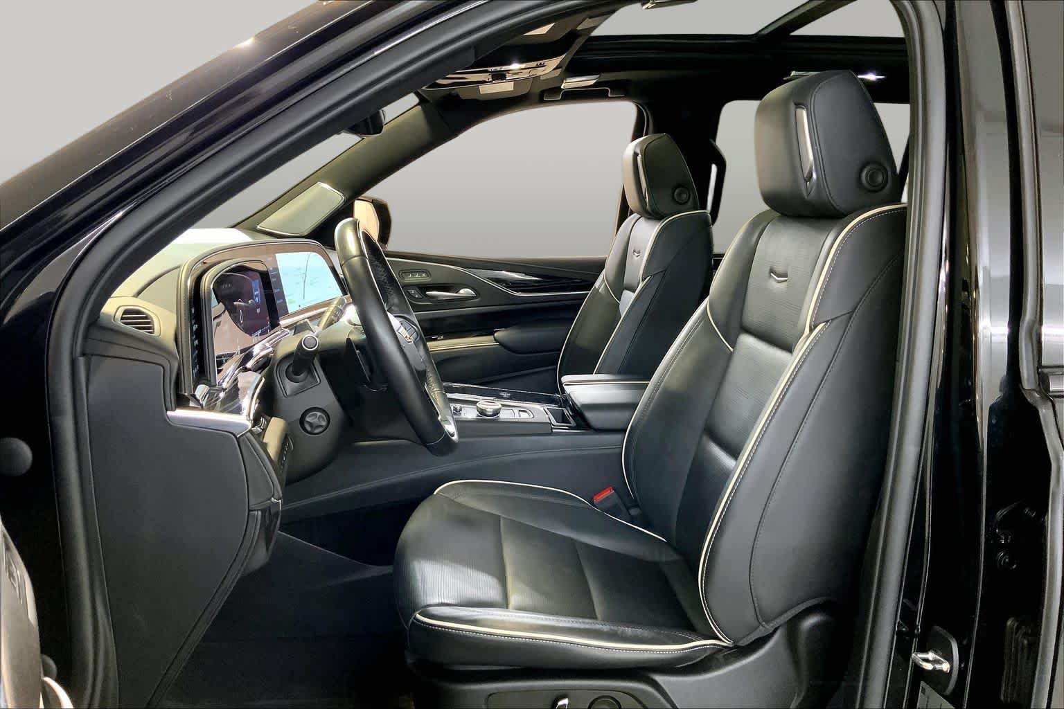 Used 2022 Cadillac Escalade Sport w/ Touring Package AWD/4WD image 7