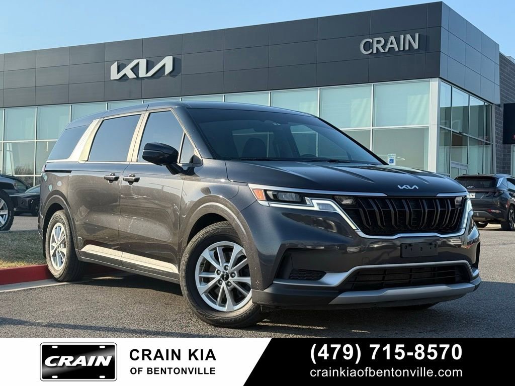 Used 2024 Kia Carnival LX image 1