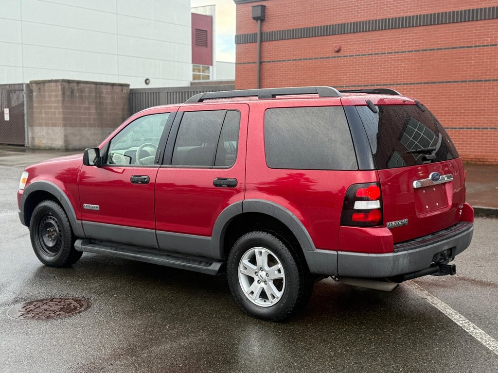 Used 2006 Ford Explorer XLT AWD/4WD image 6