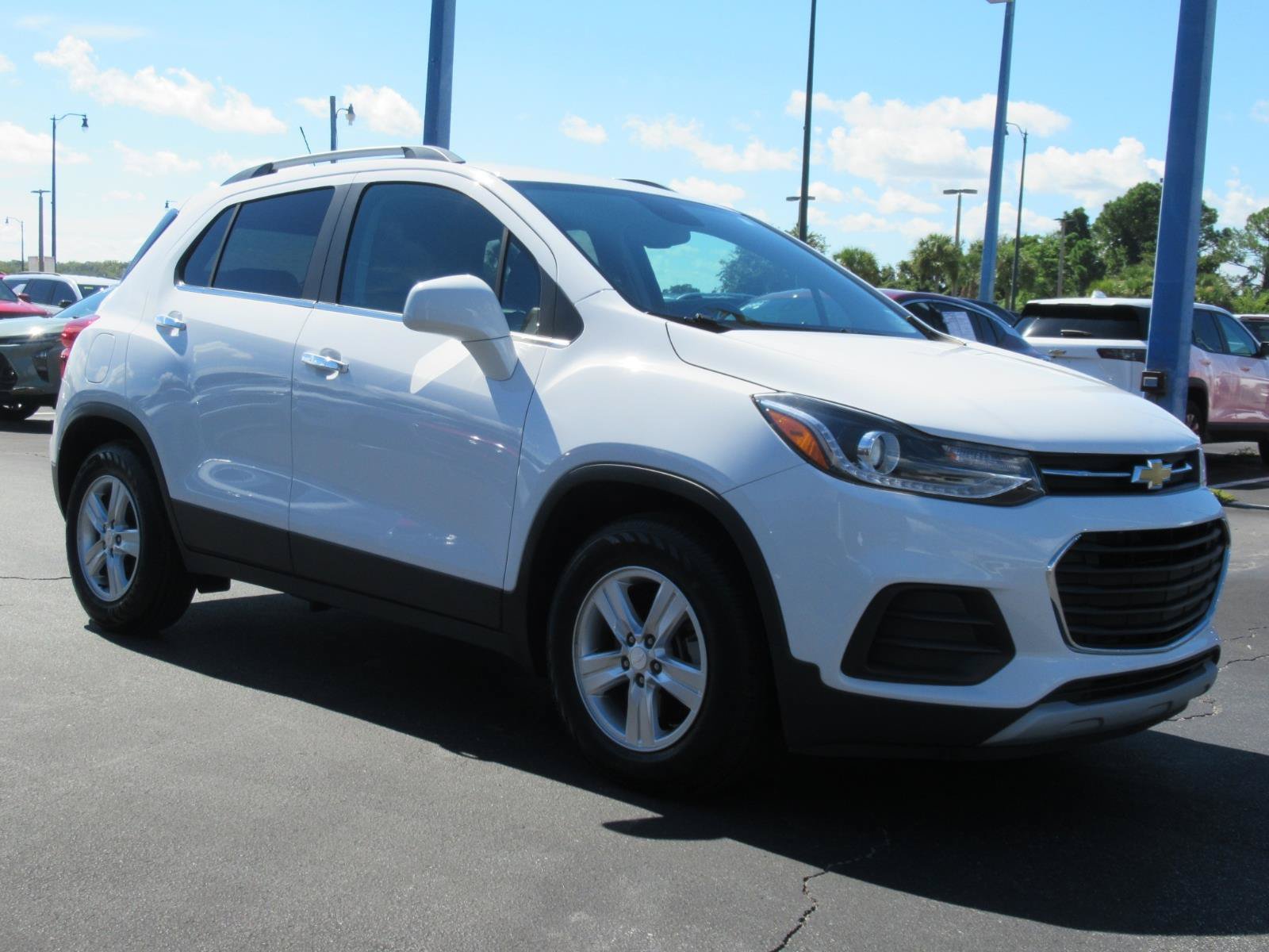 Certified 2020 Chevrolet Trax LT w/ Driver Confidence Package FWD image 3