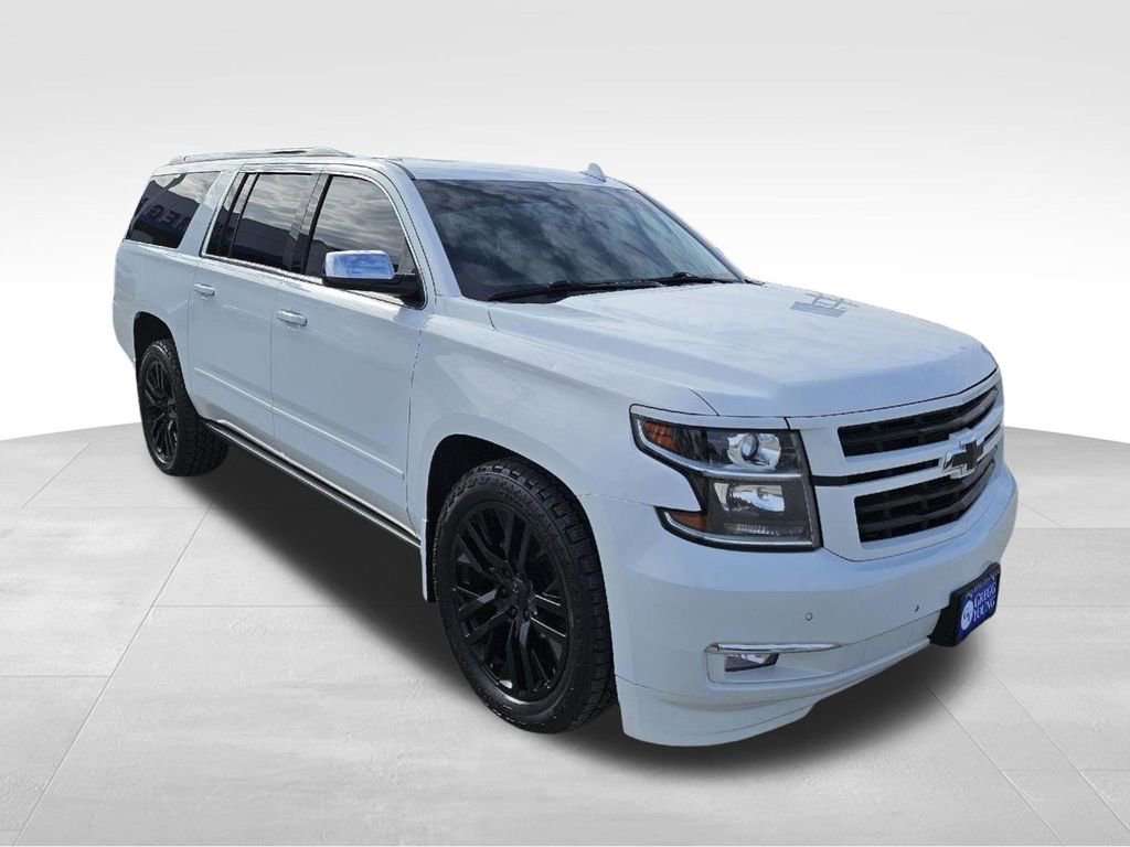 Used 2019 Chevrolet Suburban Premier w/ Premier Plus Edition AWD/4WD image 4