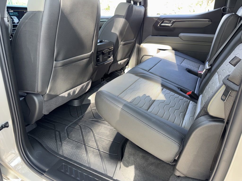 Used 2026 Chevrolet Silverado 1500 ZR2 AWD/4WD image 32