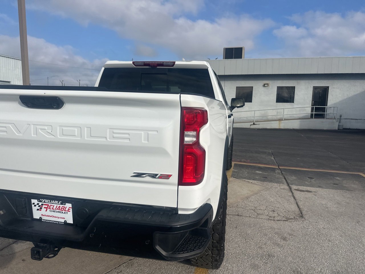 Used 2025 Chevrolet Silverado 1500 ZR2 w/ Technology Package image 4