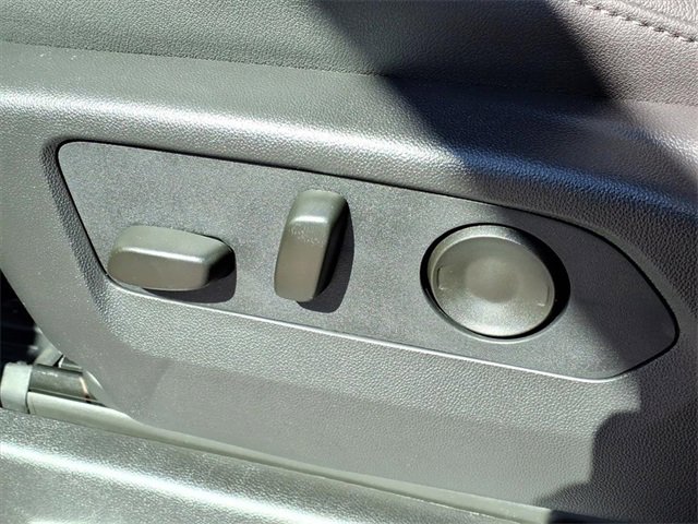 New 2026 GMC Sierra 2500 SLT w/ SLT Convenience Package image 13
