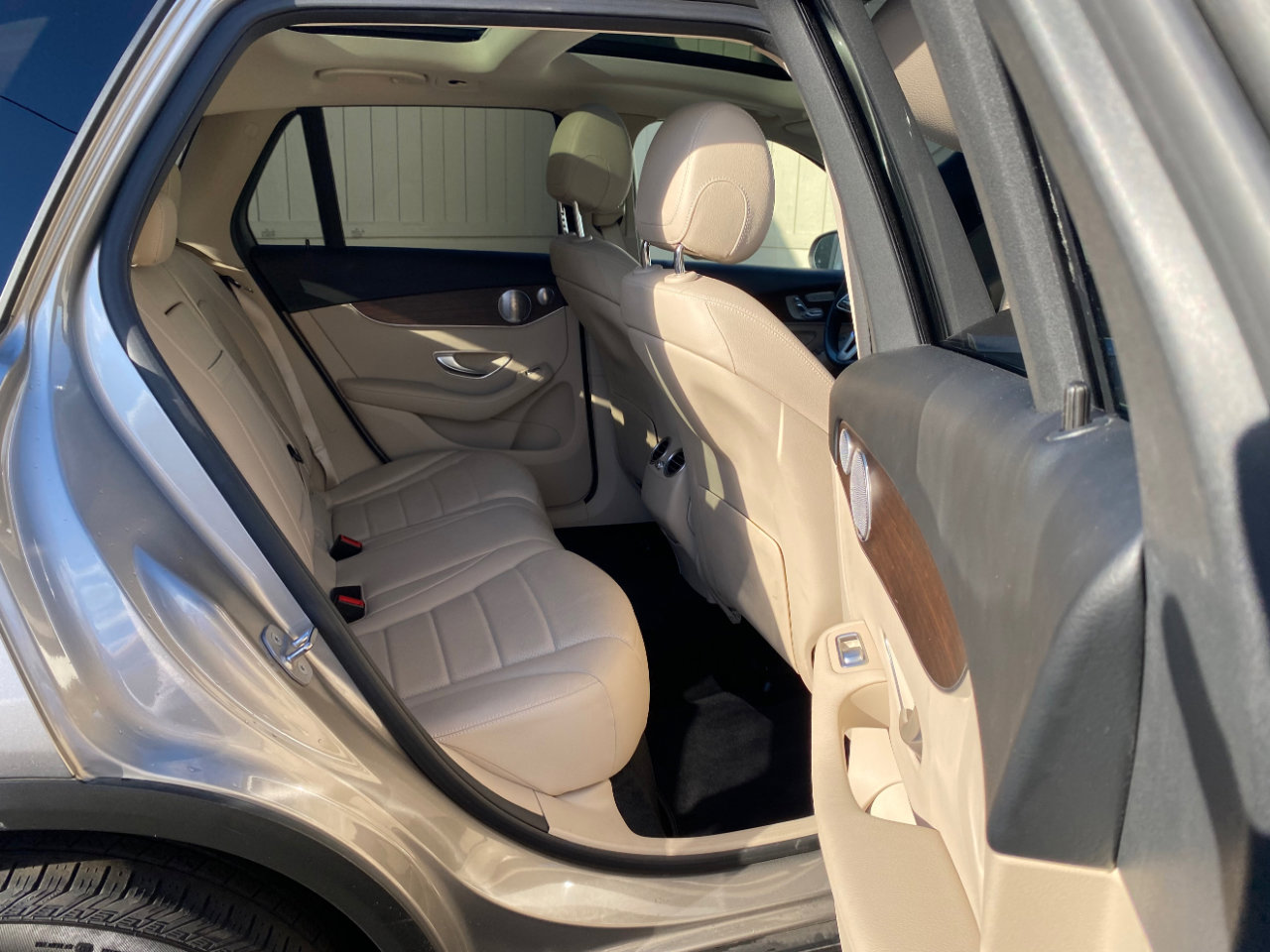Used 2021 Mercedes-Benz GLC 300 4MATIC image 6