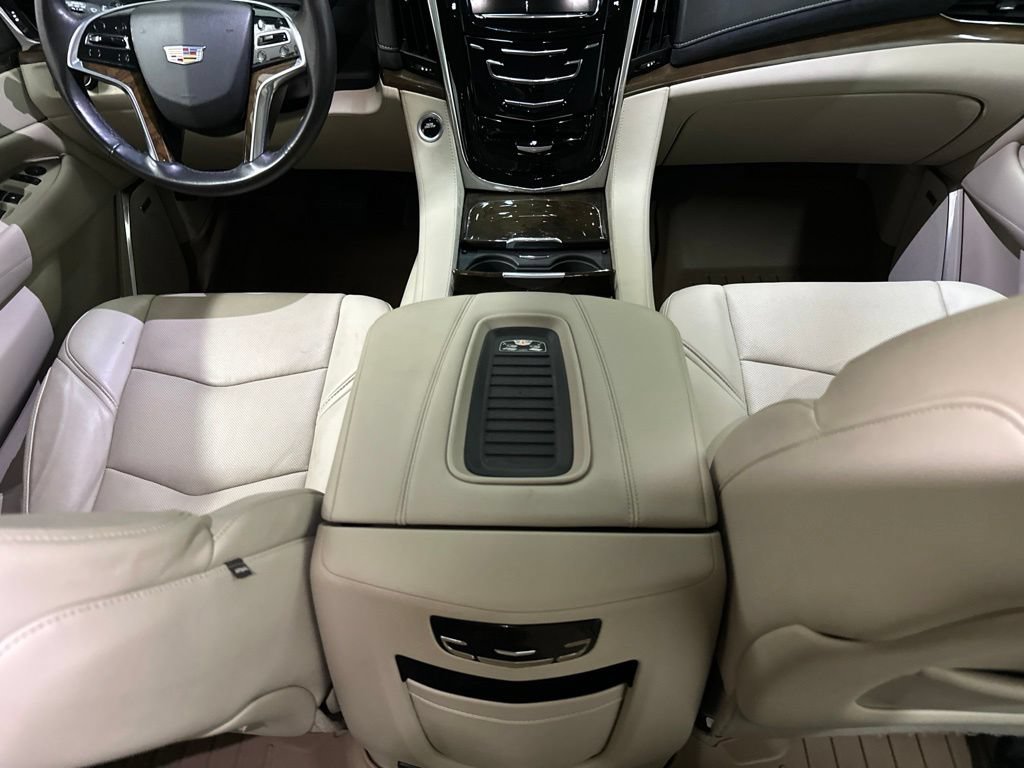 Used 2019 Cadillac Escalade Luxury AWD/4WD image 60