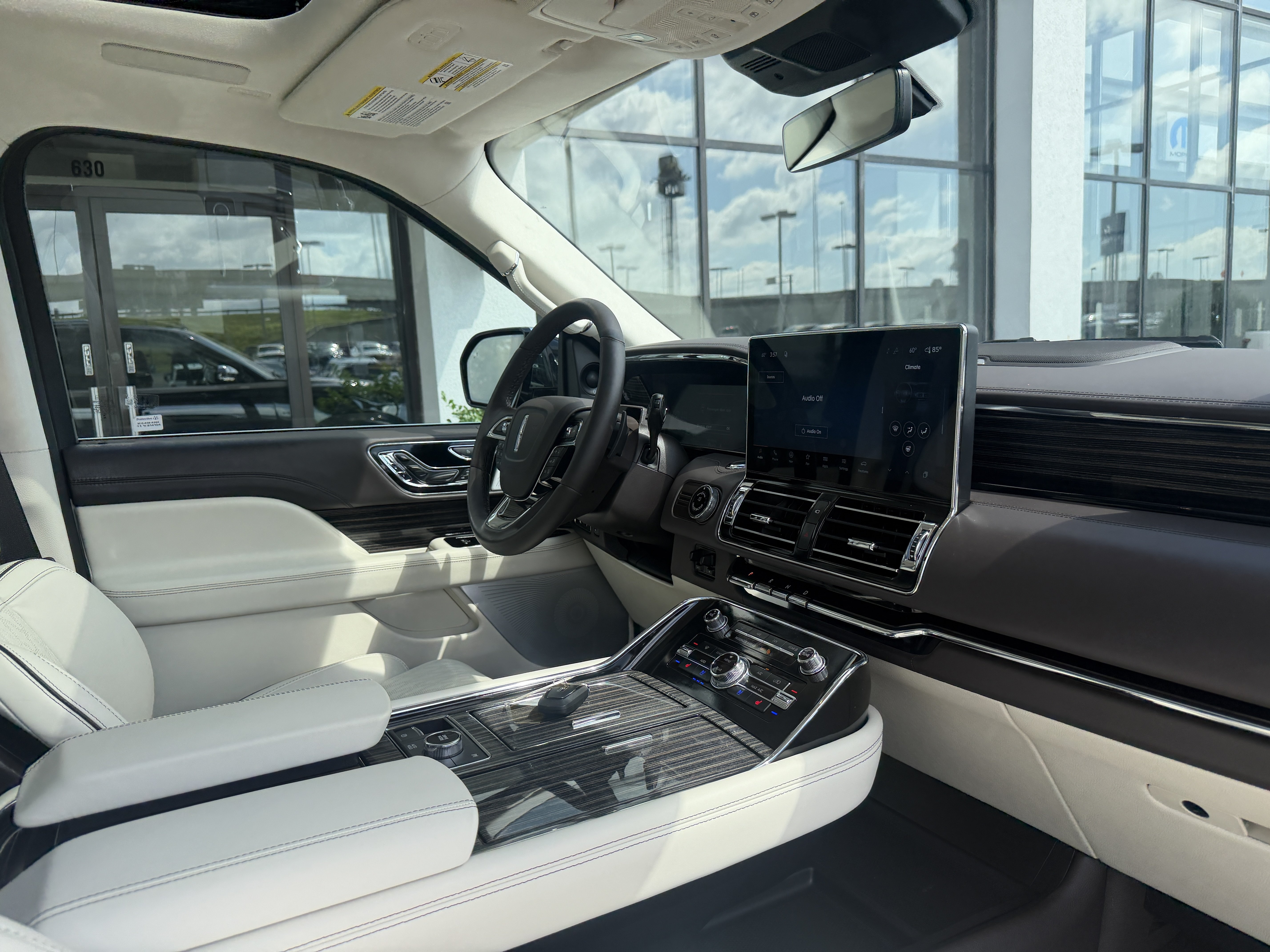 Used 2024 Lincoln Navigator L Black Label AWD/4WD image 24