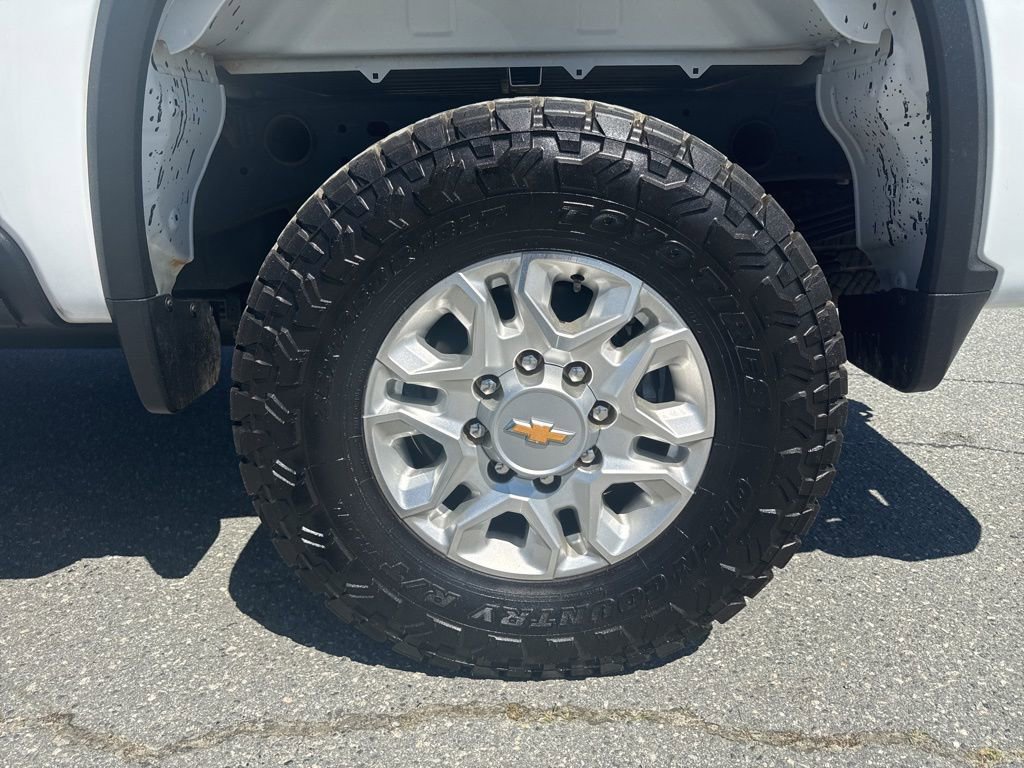 Used 2023 Chevrolet Silverado 2500 LT AWD/4WD image 29