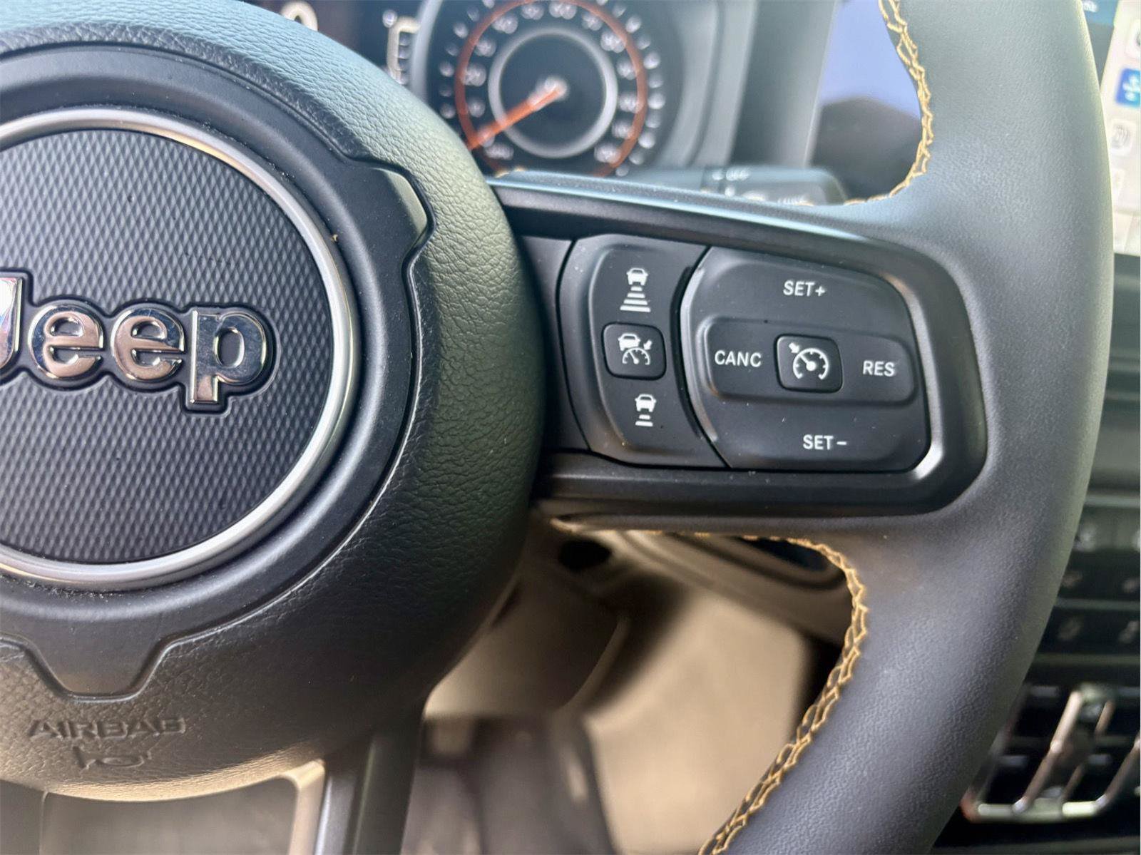 Used 2024 Jeep Gladiator Sport AWD/4WD image 21