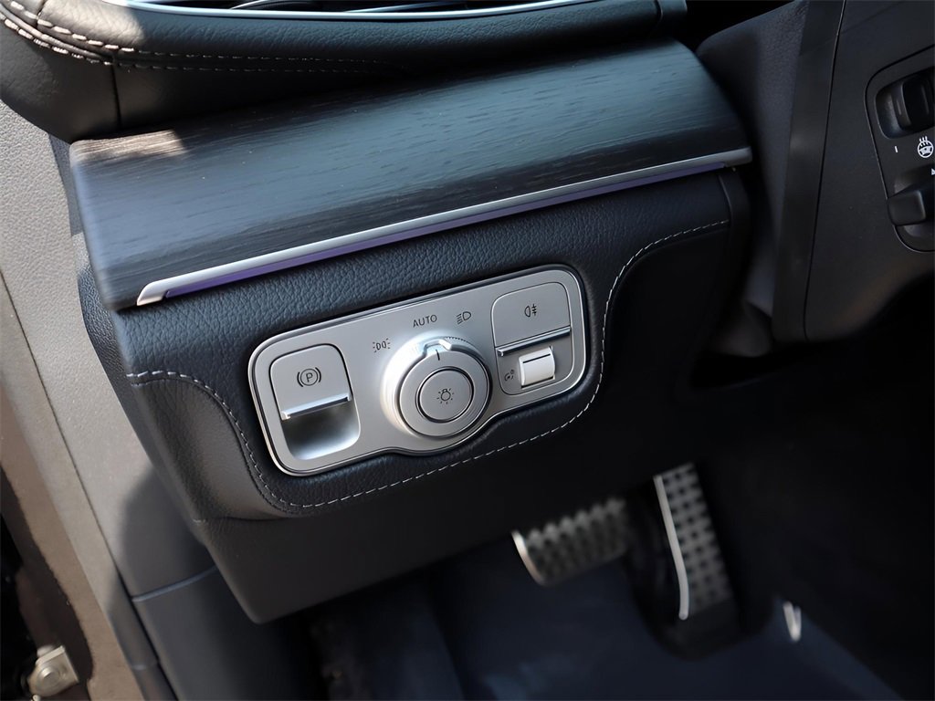 New 2026 Mercedes-Benz GLS 580 4MATIC image 35