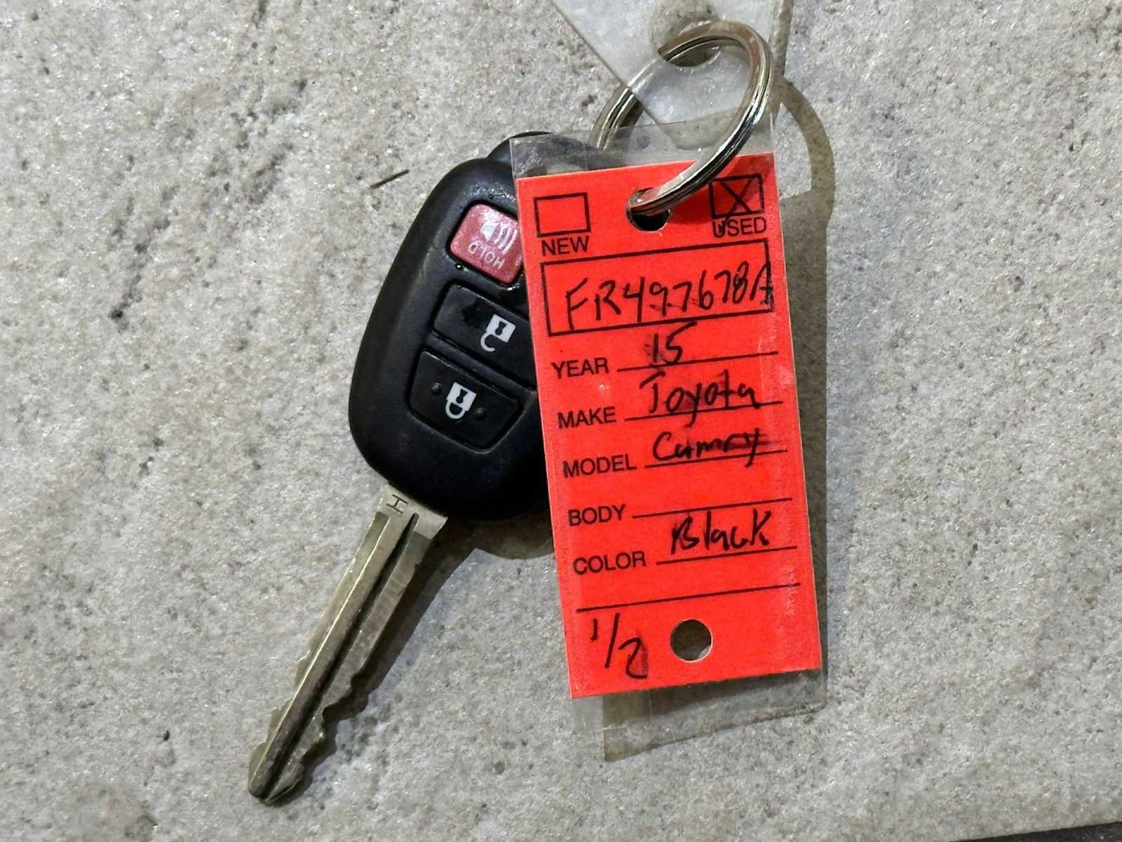 Used 2015 Toyota Camry LE image 30