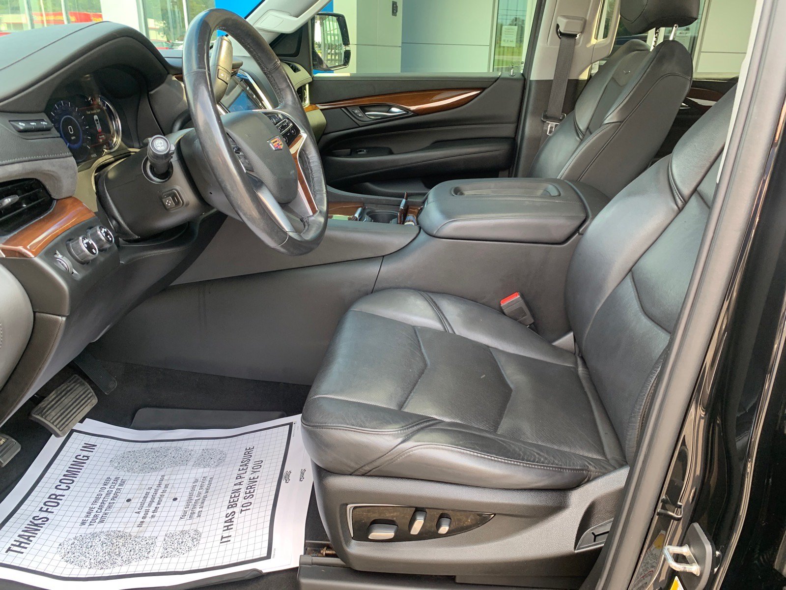 Used 2019 Cadillac Escalade Luxury AWD/4WD image 6