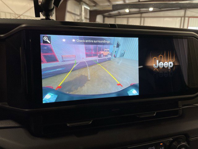 Used 2024 Jeep Gladiator Mojave w/ Convenience Group image 19