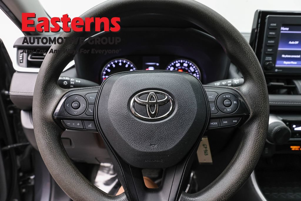 Used 2022 Toyota RAV4 LE AWD/4WD image 10