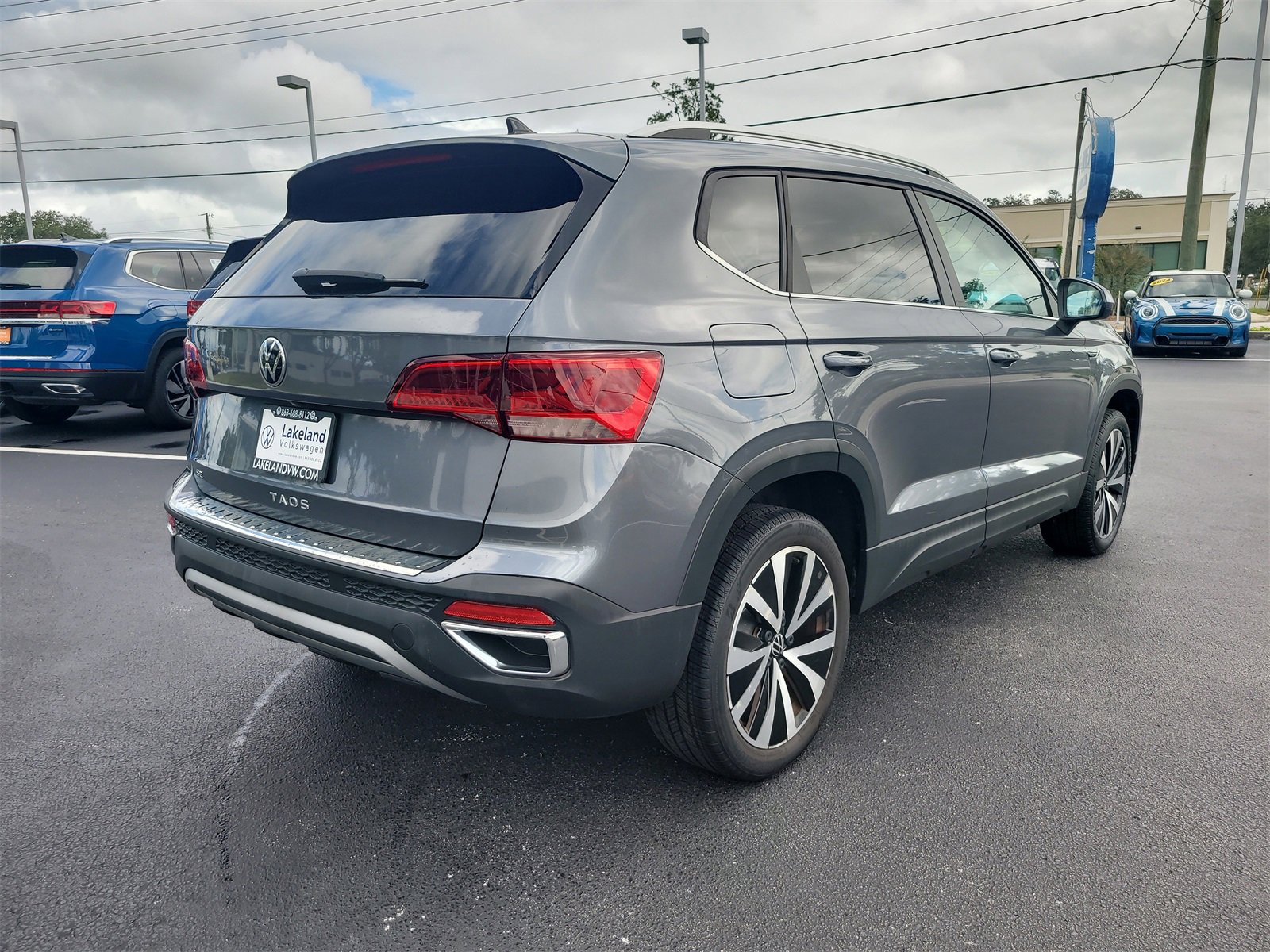 Used 2022 Volkswagen Taos SE image 5