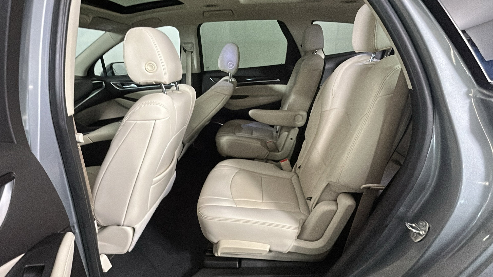 Used 2023 Buick Enclave Essence w/ Experience Buick Package AWD/4WD image 32