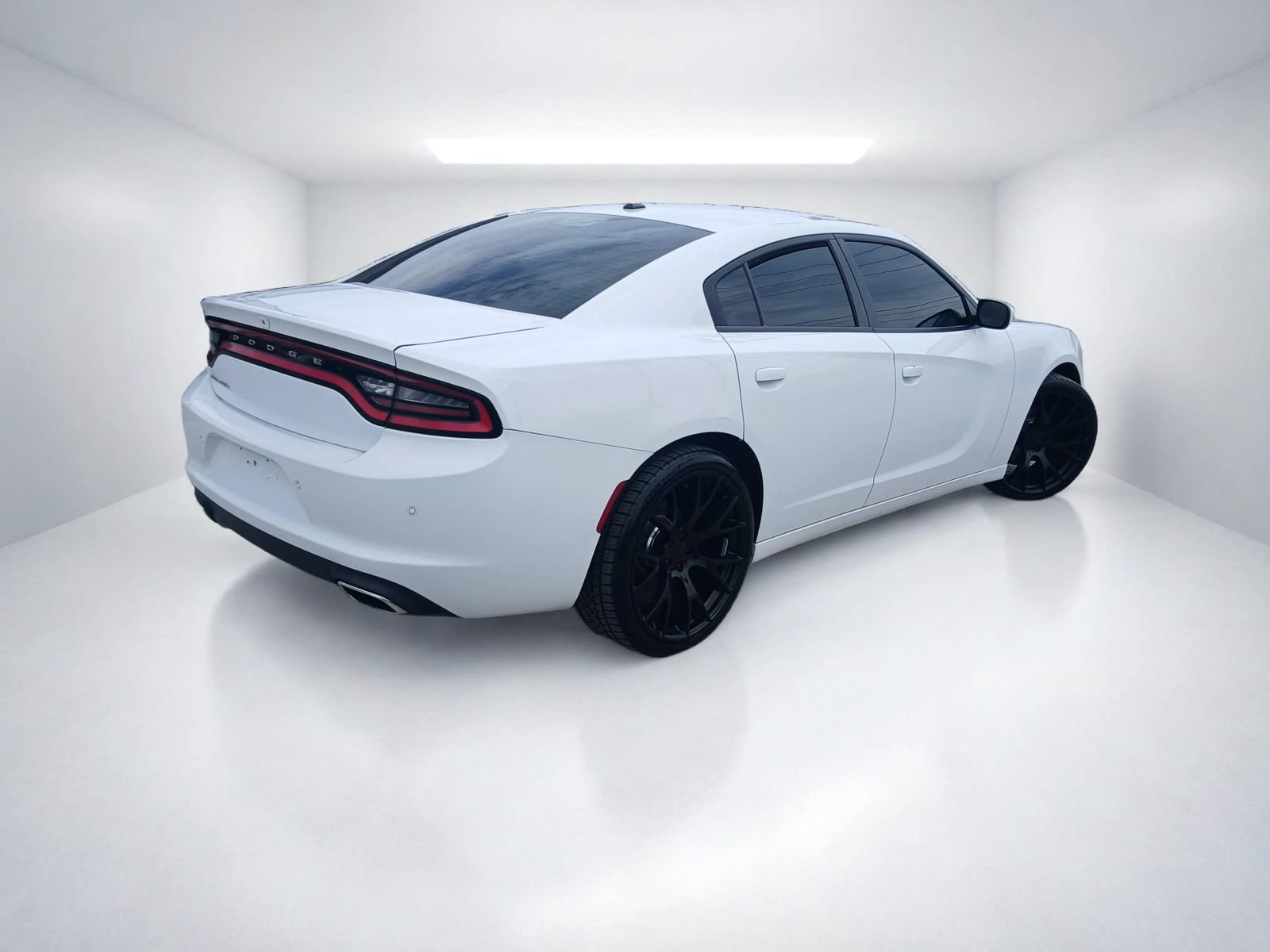 Used 2019 Dodge Charger SXT RWD image 6