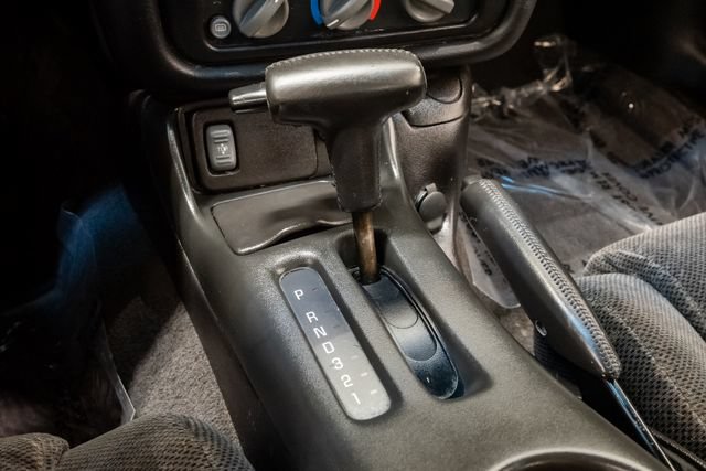 Used 2002 Pontiac Firebird Convertible RWD image 17