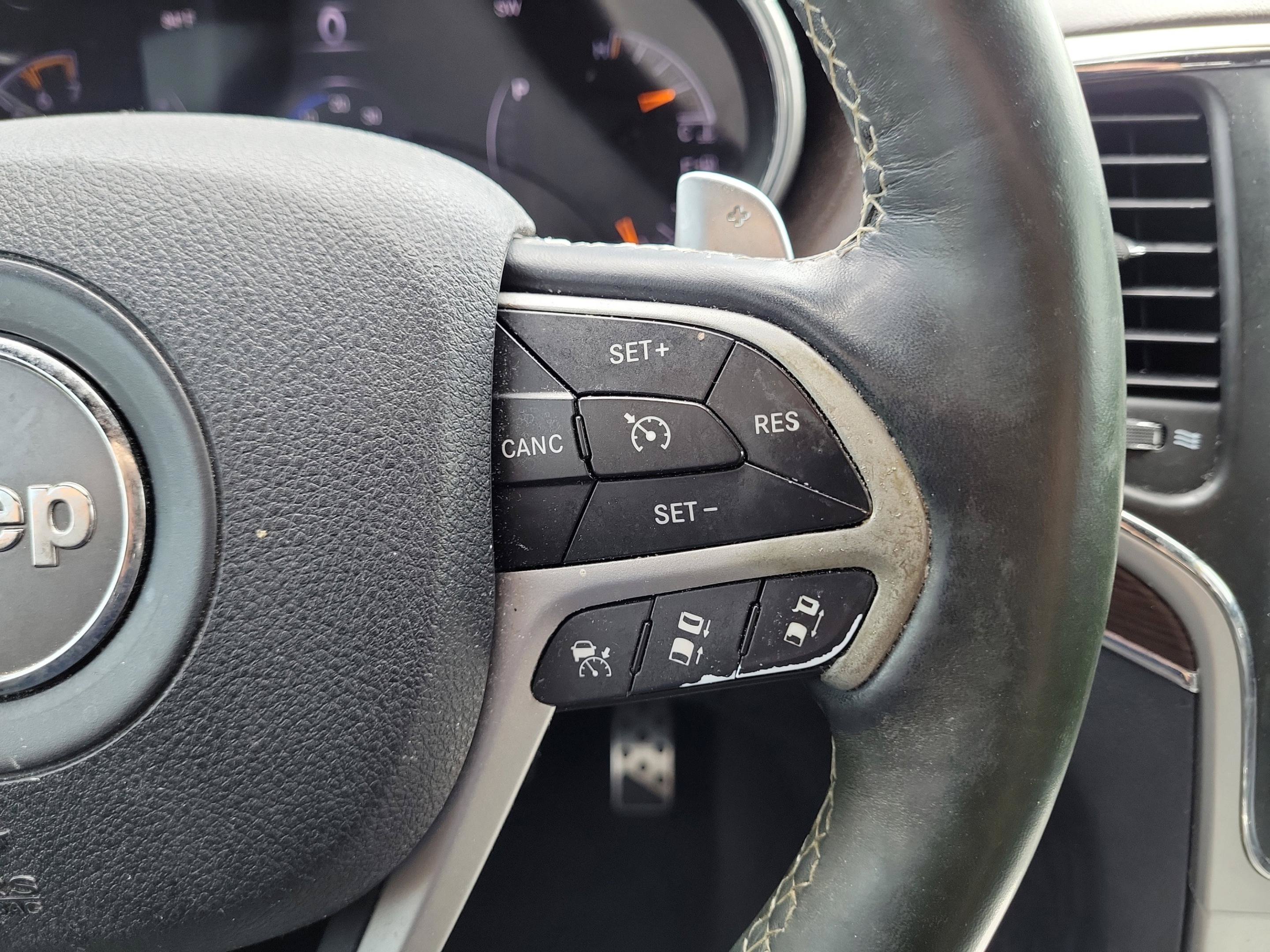 Used 2014 Jeep Grand Cherokee Overland w/ Advanced Technology Group RWD image 30