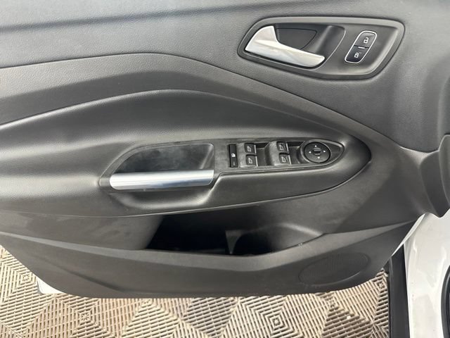 Used 2017 Ford Escape SE w/ SE Leather Comfort Package FWD image 18