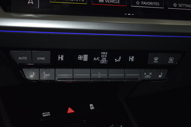 Used 2023 Audi Q4 e-tron Prestige image 17