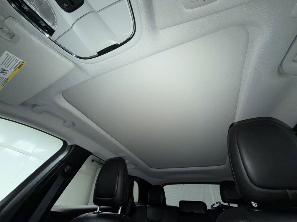 Used 2020 Jeep Cherokee Limited image 16
