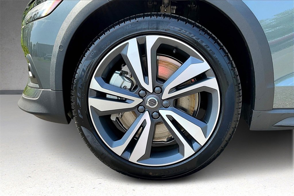 New 2026 Volvo V60 B5 Cross Country Plus w/ Protection Package Premier image 13
