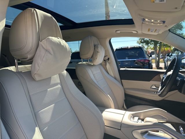 Used 2025 Mercedes-Benz GLS 450 4MATIC image 33