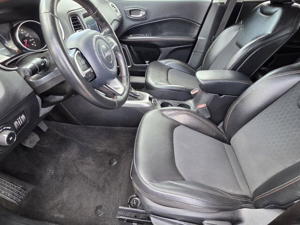 Used 2019 Jeep Compass Latitude FWD image 7