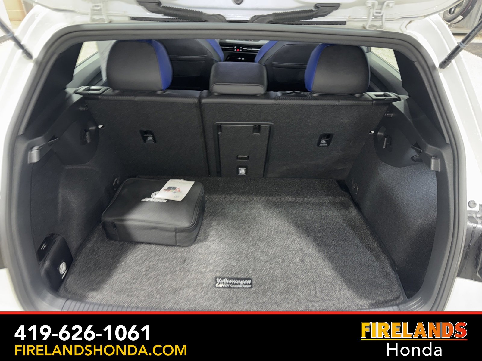 Used 2023 Volkswagen Golf R image 31