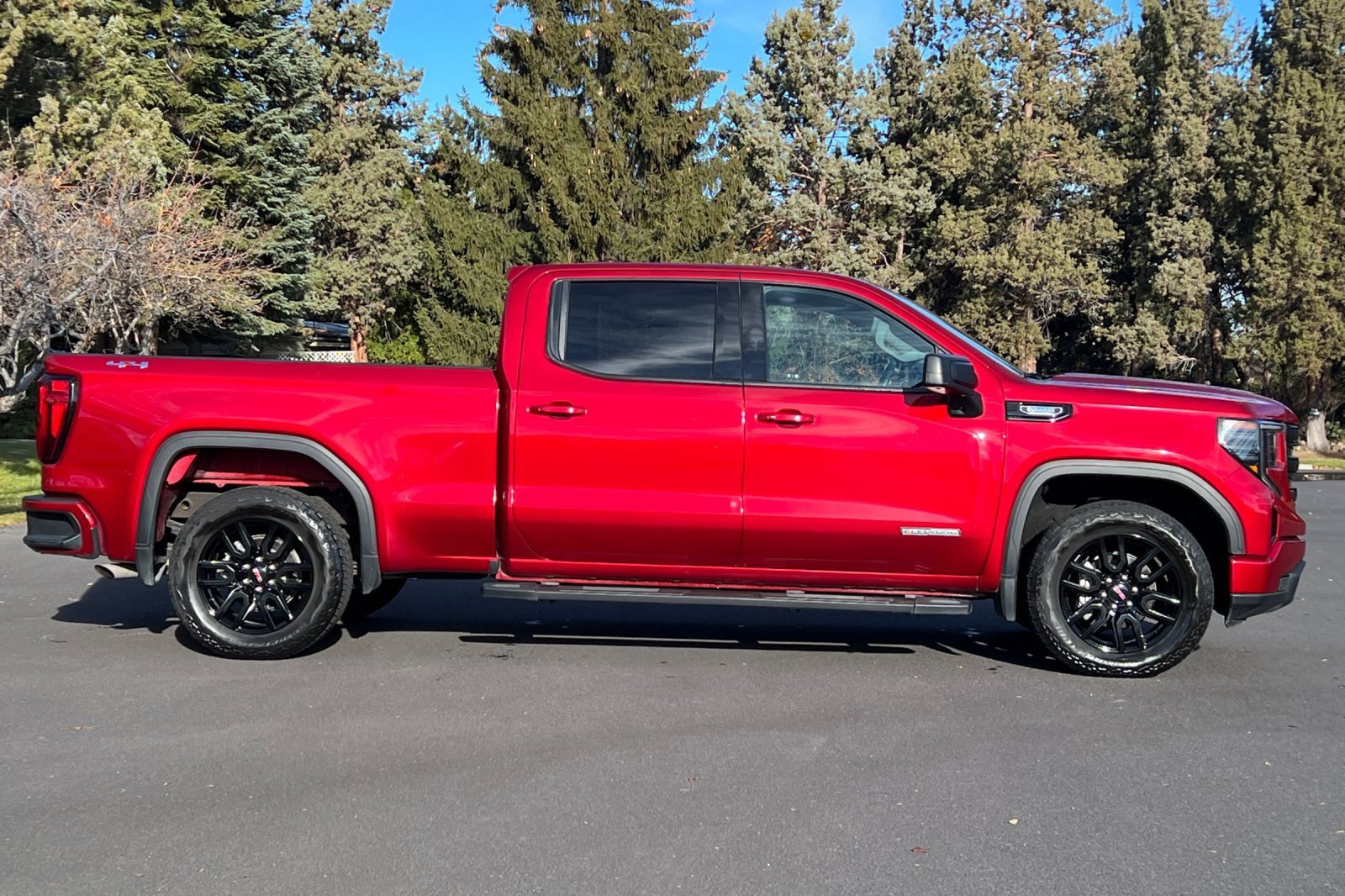 Used 2022 GMC Sierra 1500 Elevation image 3