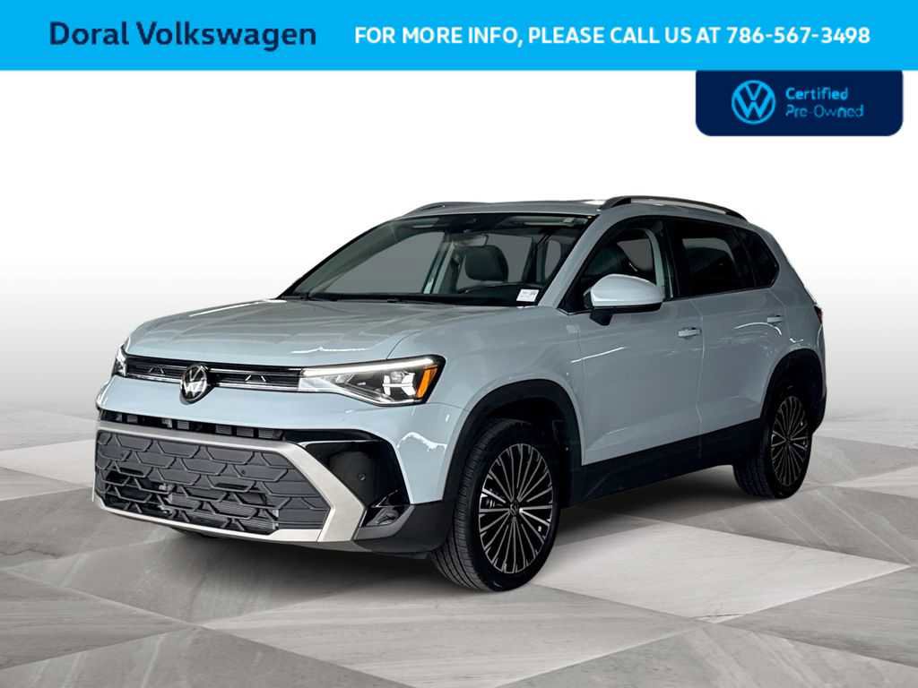 Used 2025 Volkswagen Taos SE FWD image 4