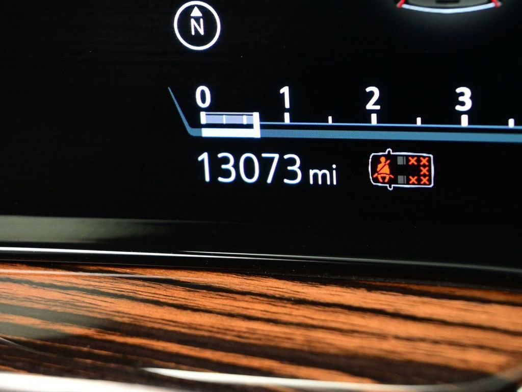 Used 2024 Cadillac Escalade Luxury RWD image 24