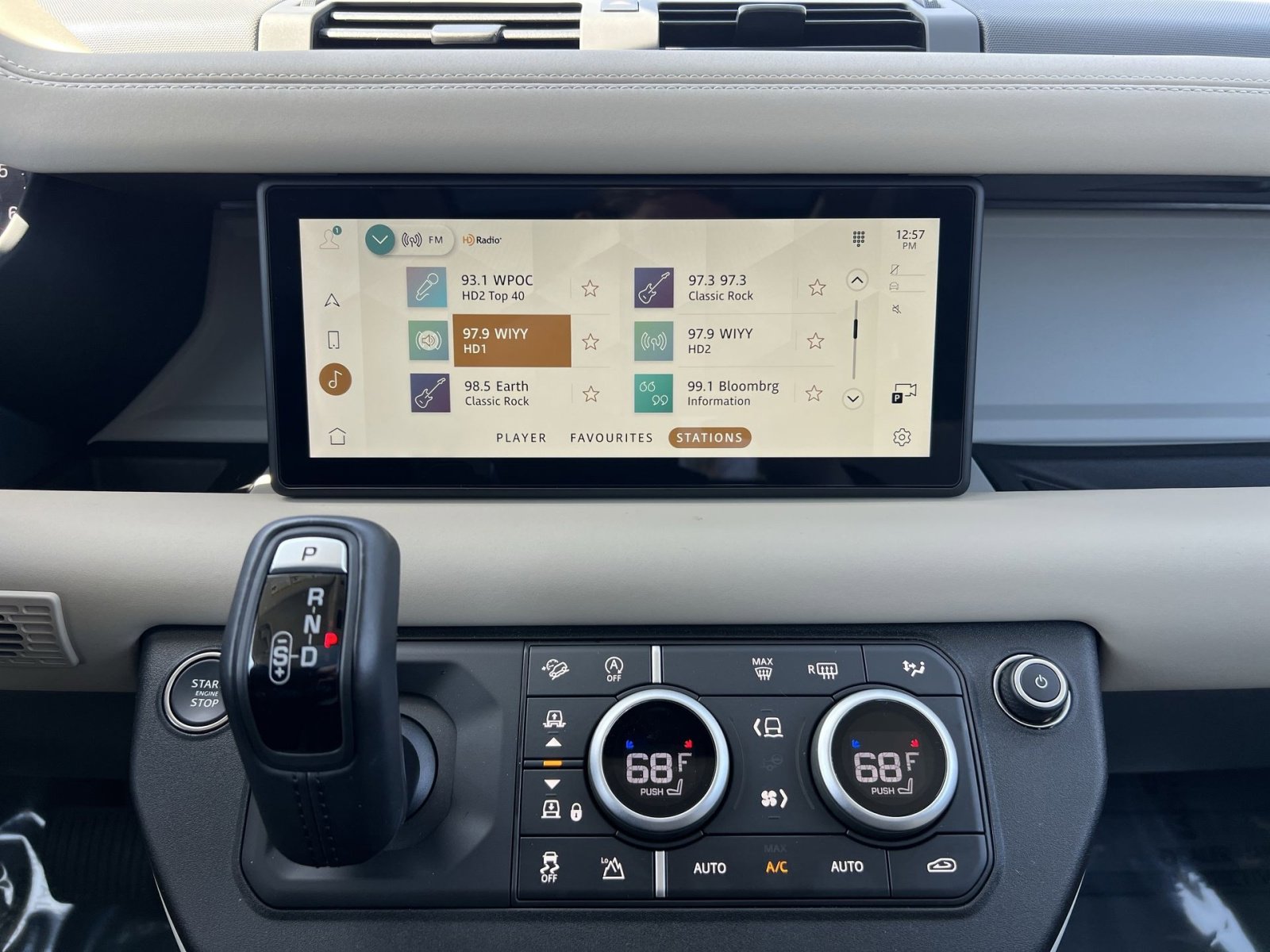 Used 2024 Land Rover Defender 110 X-Dynamic SE image 26