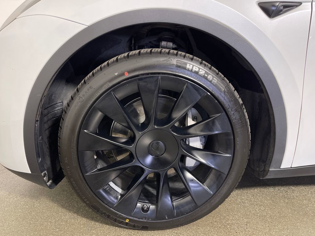 Used 2023 Tesla Model Y Long Range AWD/4WD image 11