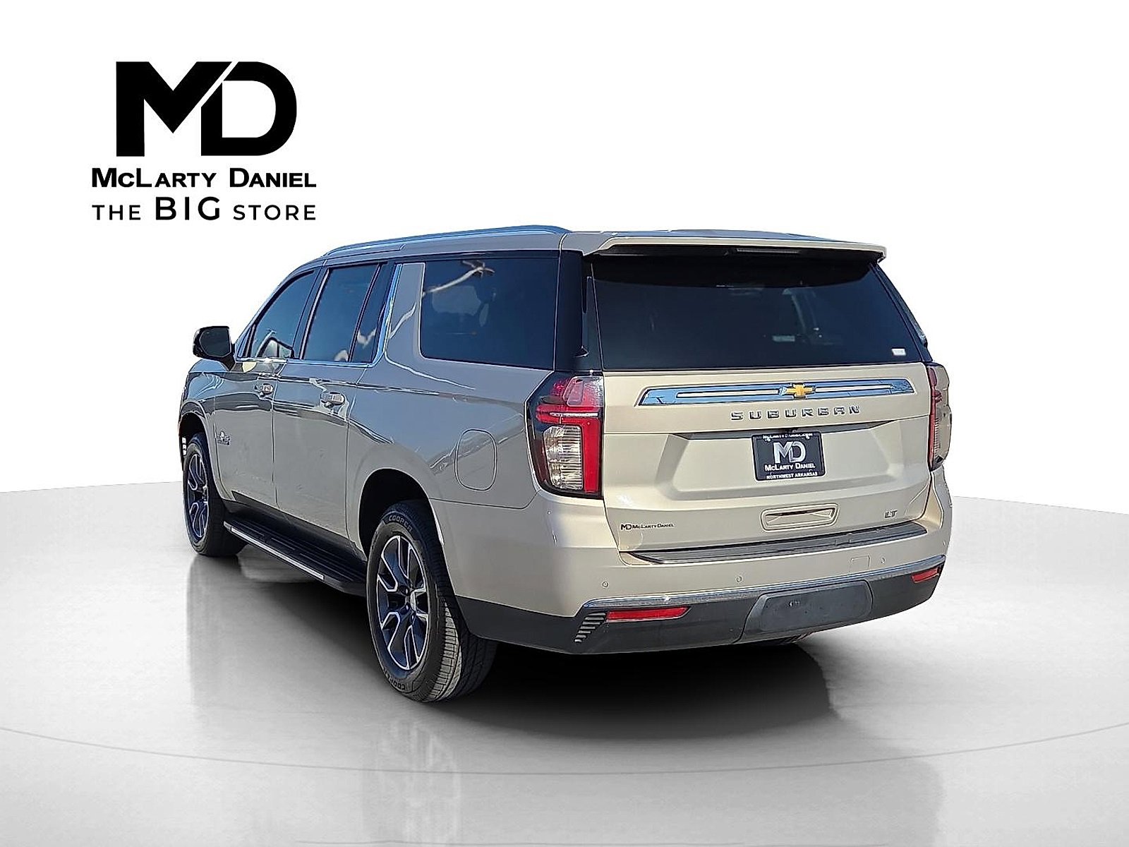 Used 2021 Chevrolet Suburban LT w/ LT Signature Package image 4