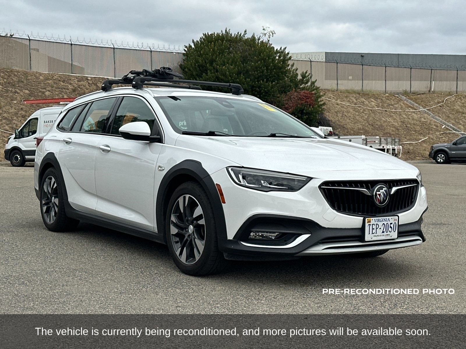 Used 2018 Buick Regal Essence w/ Driver Confidence Package #1 AWD/4WD image 9