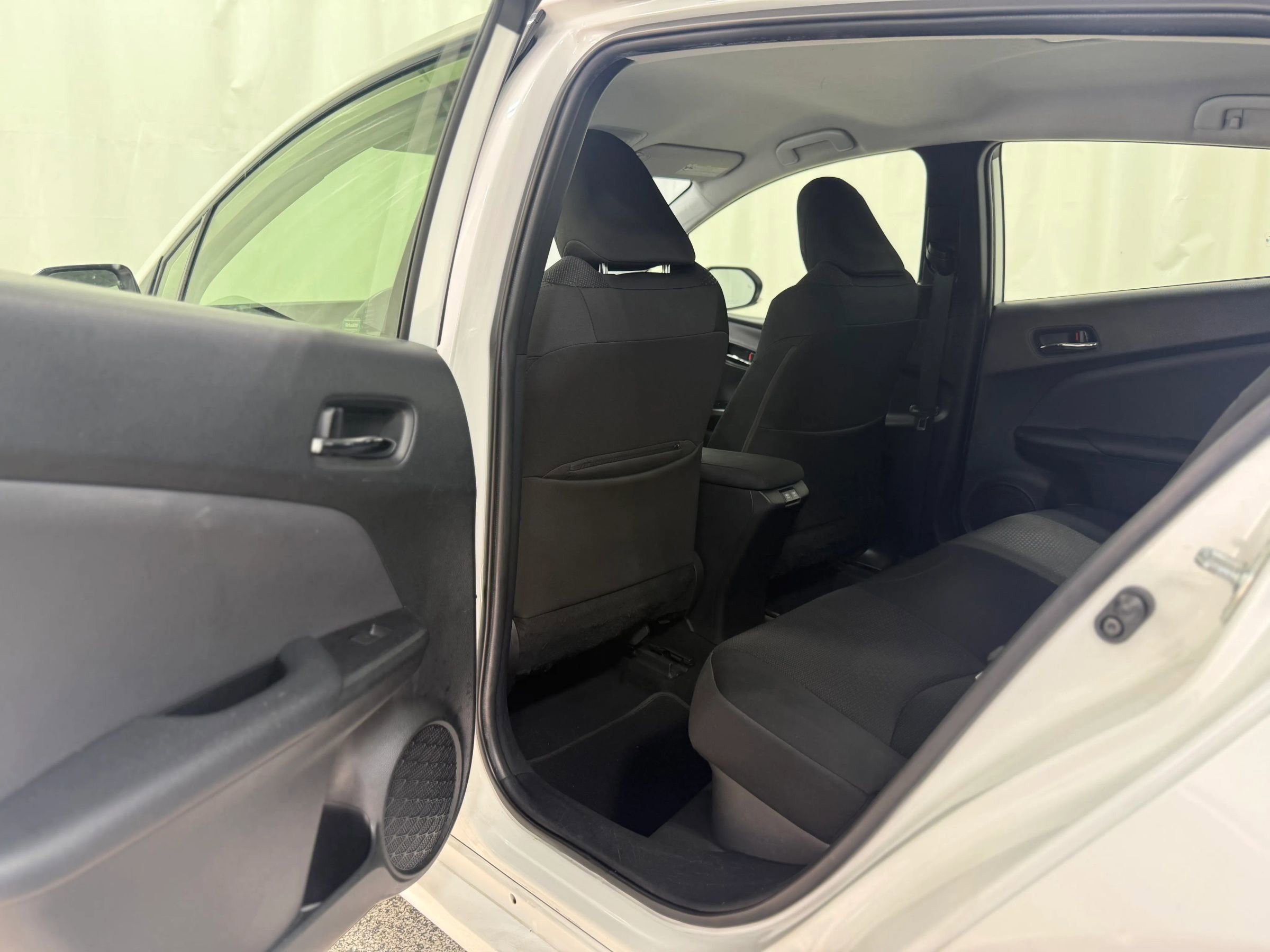 Used 2021 Toyota Prius LE image 34