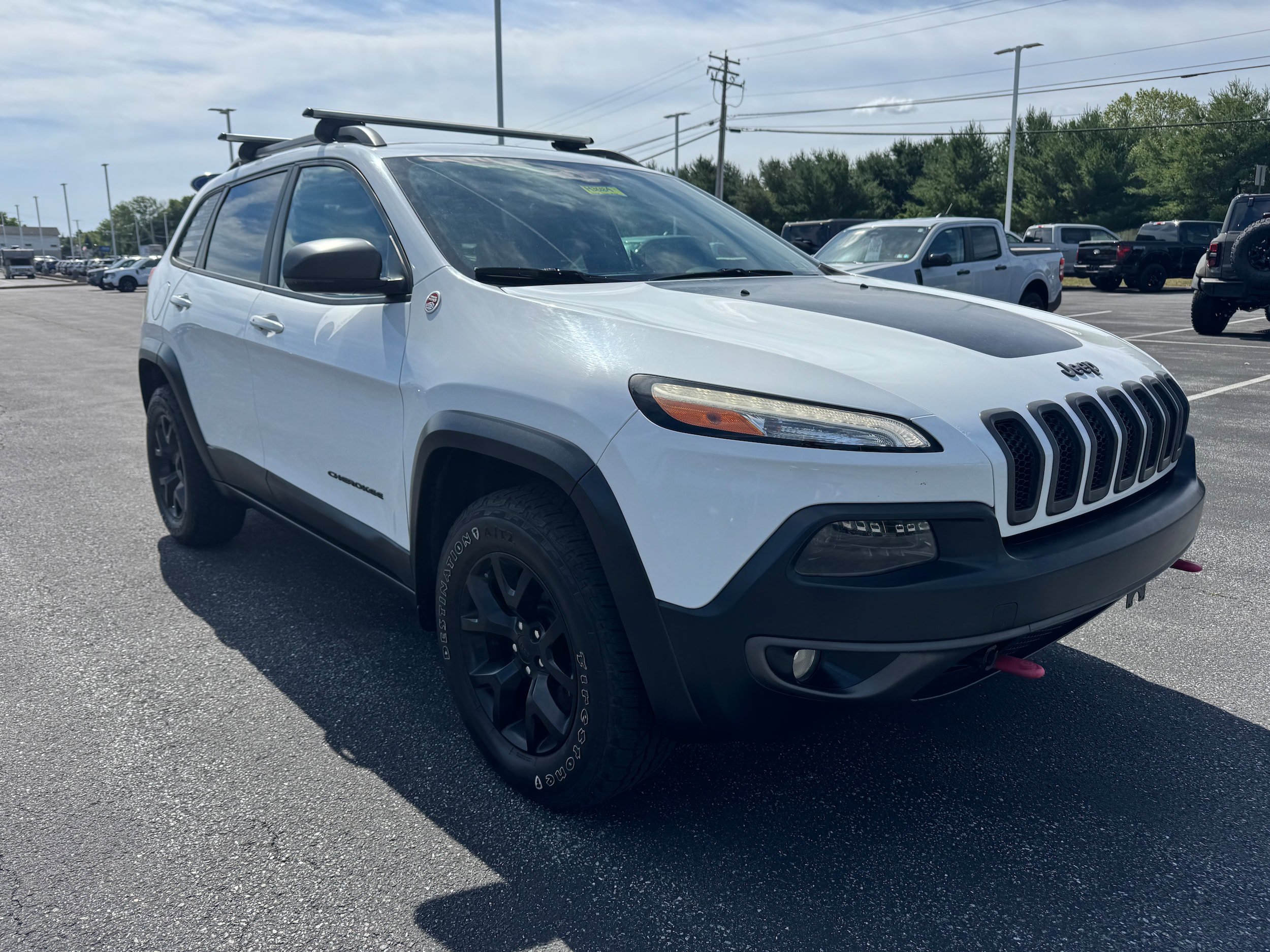 Used 2016 Jeep Cherokee Trailhawk w/ Comfort/Convenience Group AWD/4WD image 5