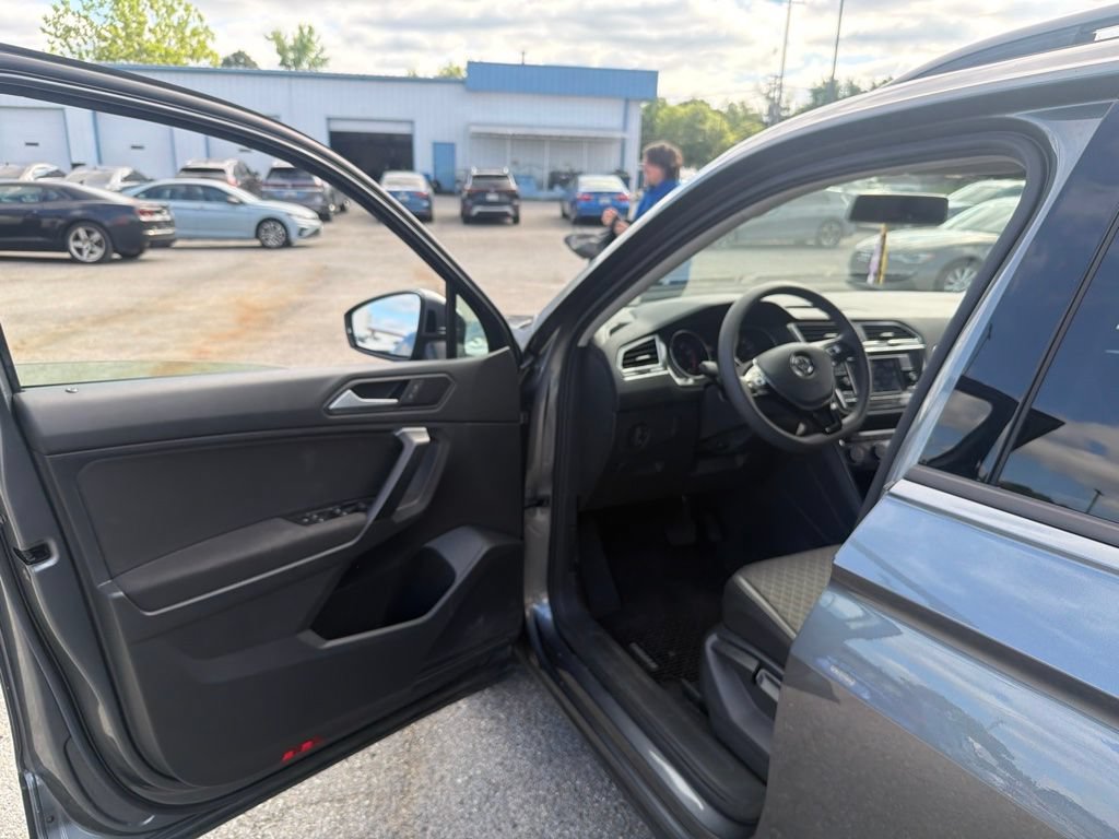 Used 2021 Volkswagen Tiguan S FWD image 11