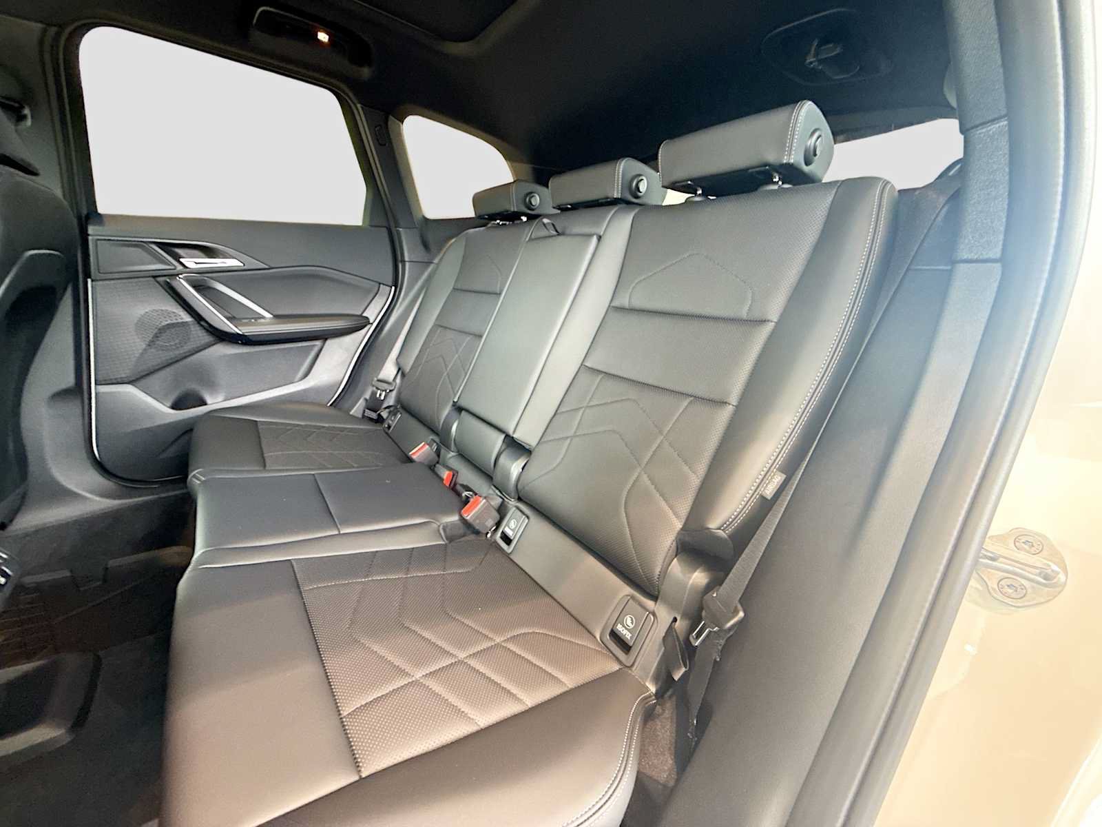 New 2027 BMW X1 xDrive28i AWD/4WD image 17