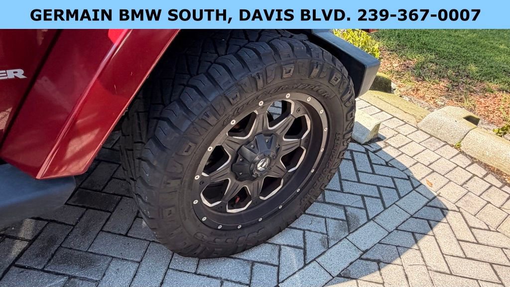 Used 2011 Jeep Wrangler Sahara w/ Dual Top Group image 23