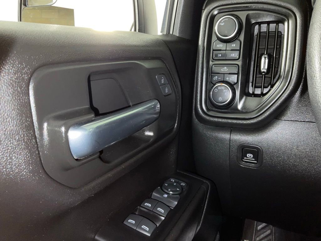 Used 2020 Chevrolet Silverado 1500 Custom Trail Boss w/ Custom Convenience Package AWD/4WD image 18