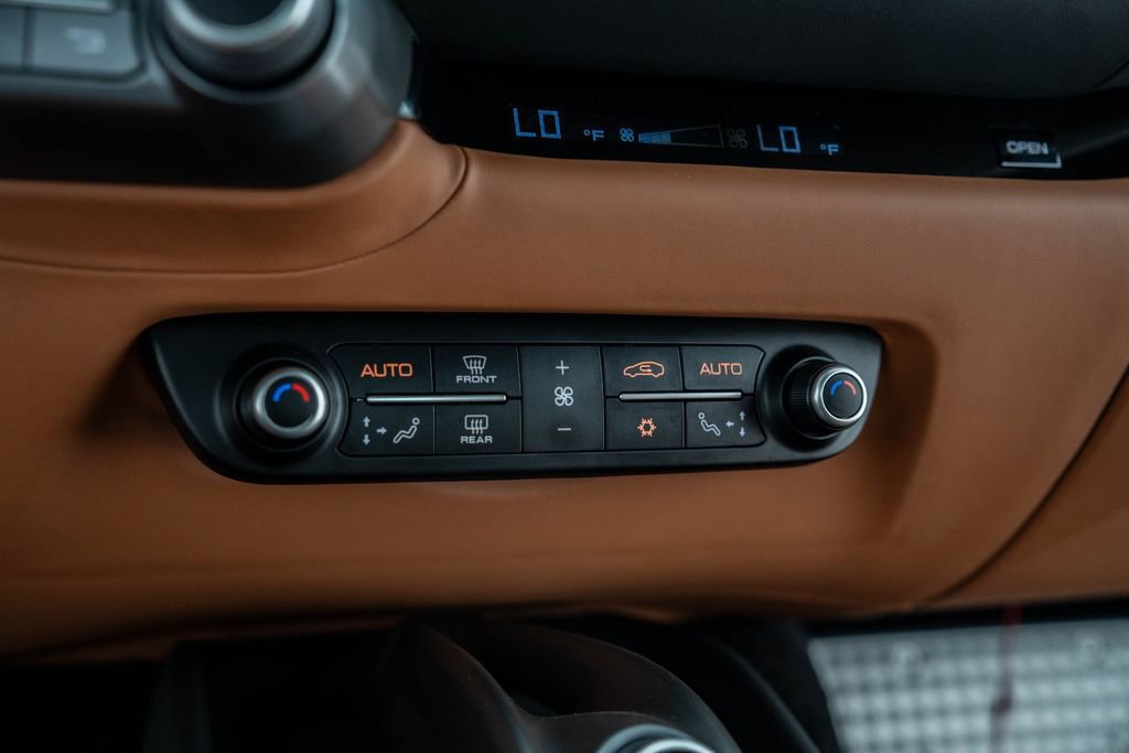 Used 2019 Ferrari 812 Superfast image 36