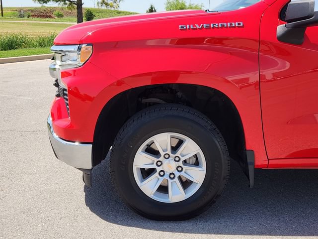 Used 2025 Chevrolet Silverado 1500 LT AWD/4WD image 8