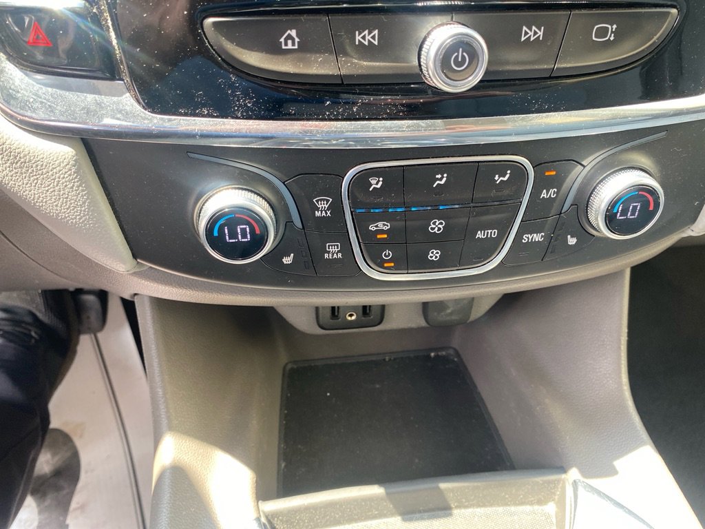 Used 2018 Chevrolet Traverse LT image 16