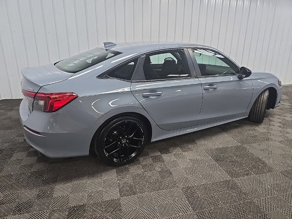 Used 2023 Honda Civic Sport image 3