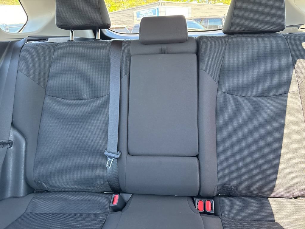 Used 2025 Toyota RAV4 LE AWD/4WD image 12