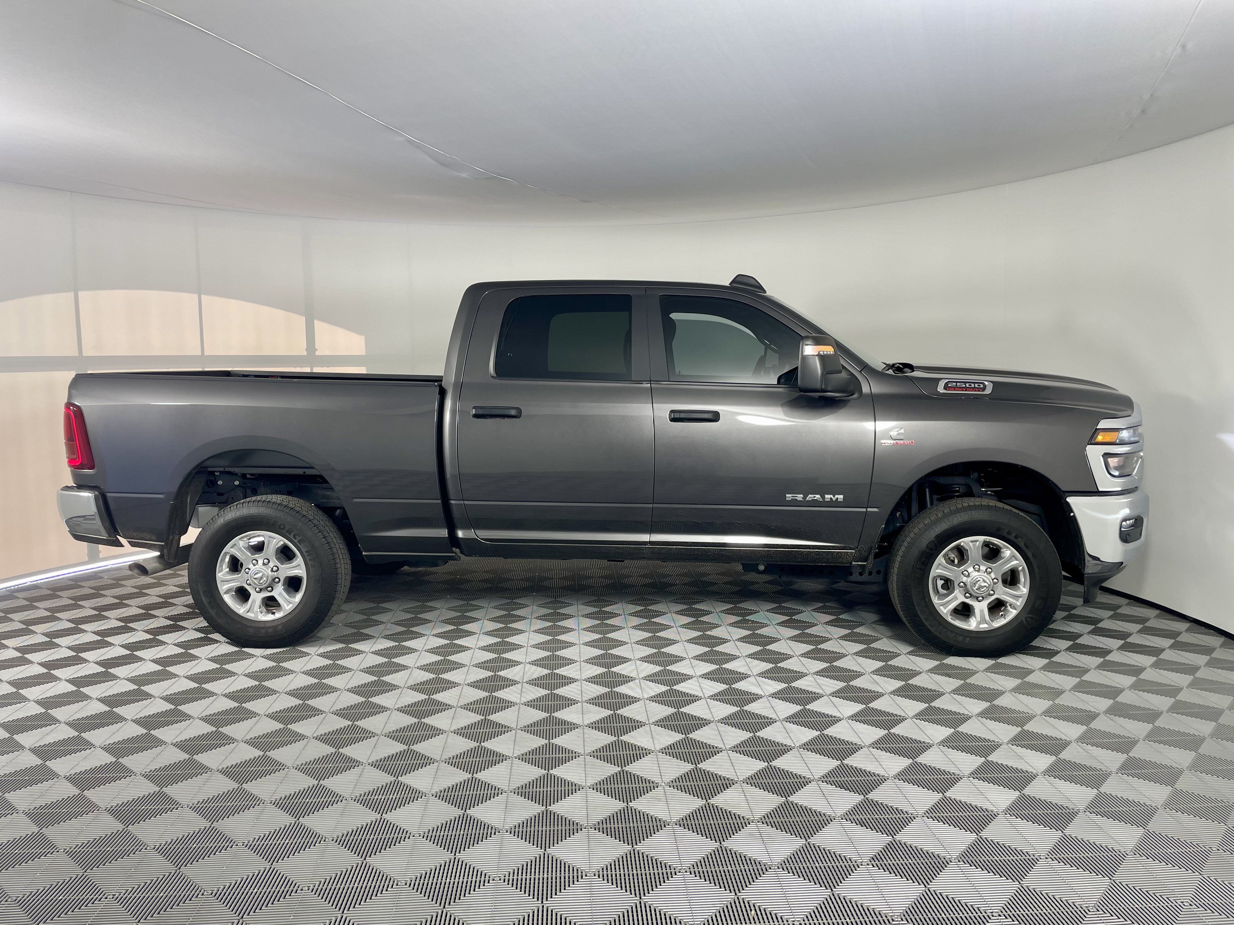 Used 2025 RAM 2500 Big Horn AWD/4WD image 6
