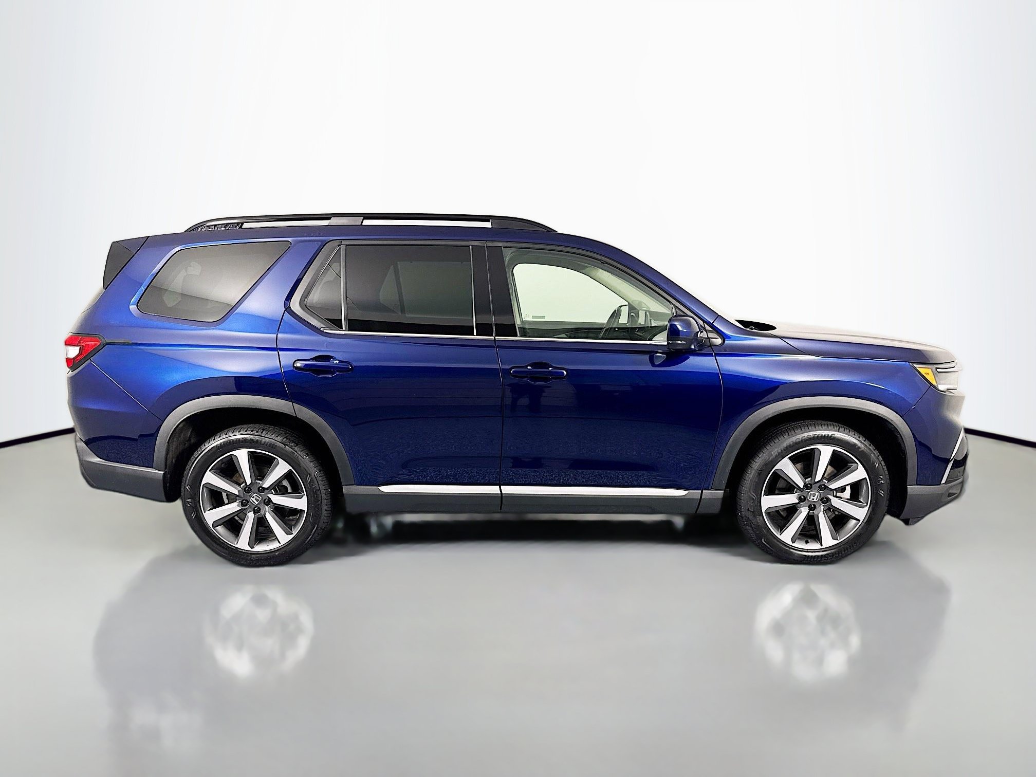Certified 2023 Honda Pilot Elite image 4